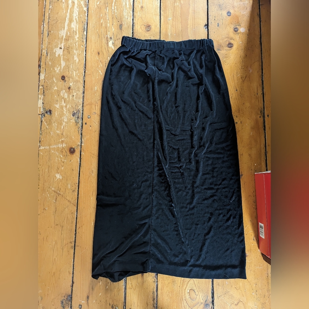 Black midi skirt